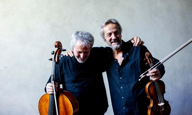 Review Giuliano Carmignola, Mario Brunello, Accademia dell'Annunciata & Riccardo Doni - Bach & Vivaldi: Sonar in ottava. Double Concertos for Violin and Violoncello Piccolo