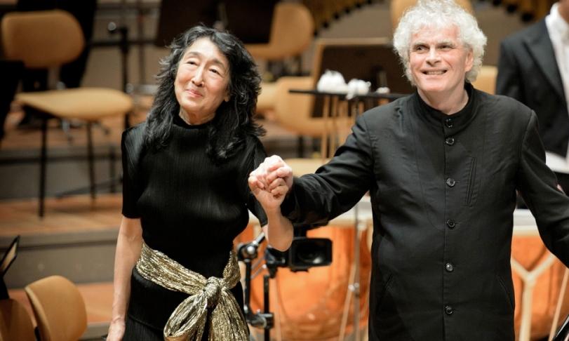 Review Berliner Philharmoniker, Mitsuko Uchida & Sir Simon Rattle - Beethoven: Piano Concertos 1-5
