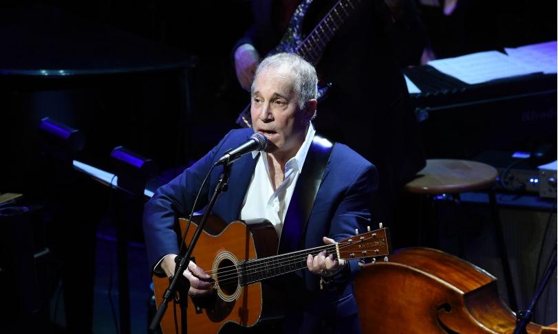 Review Paul Simon – In The Blue Light