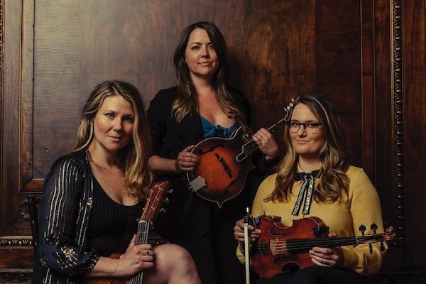 Della Mae