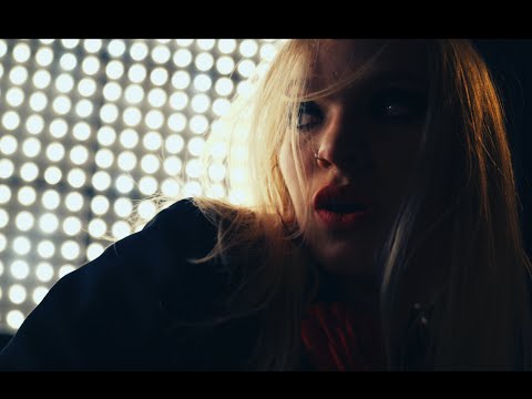 Video The Molotovs - More More More