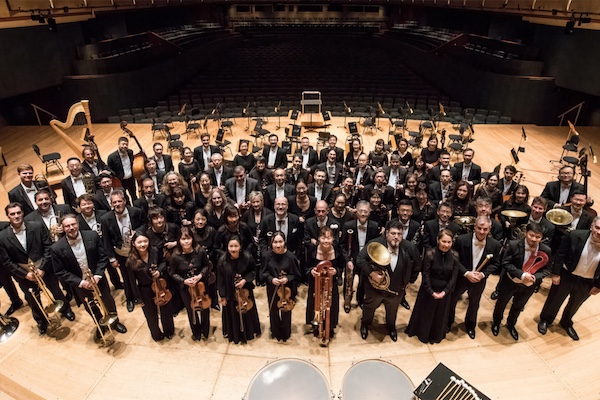 Singapore Symphony Orchestra, Singapore Symphony Chorus and Youth Choir & Hans Graf