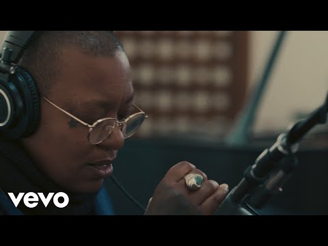 Video Meshell Ndegeocello - Clear Water