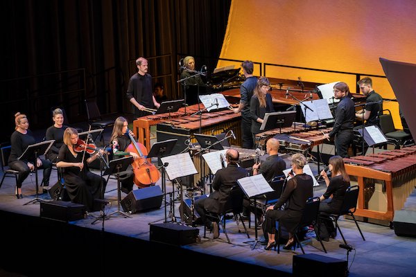 Ensemble Signal and the Slee Sinfonietta & Brad Lubman