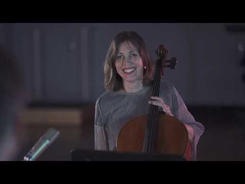 Video Slava and Sharon Grigoryan perform 'Julie-O' by Mark Summer