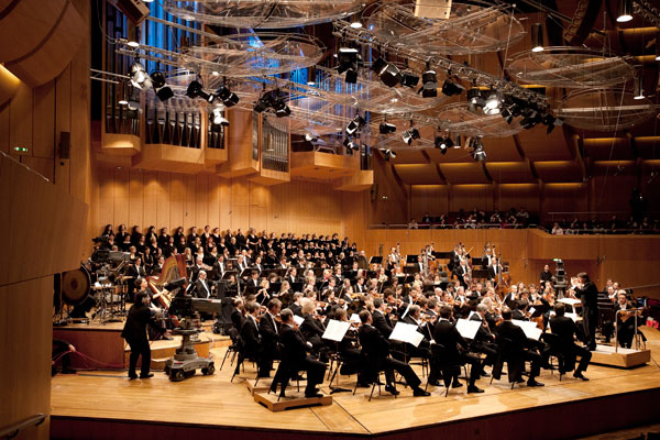 Bavarian Chor & Radio Symphony Orchestra & Howard Arman