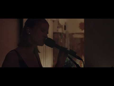 Video Maarja Nuut & Ruum - Kurb laulik- live session